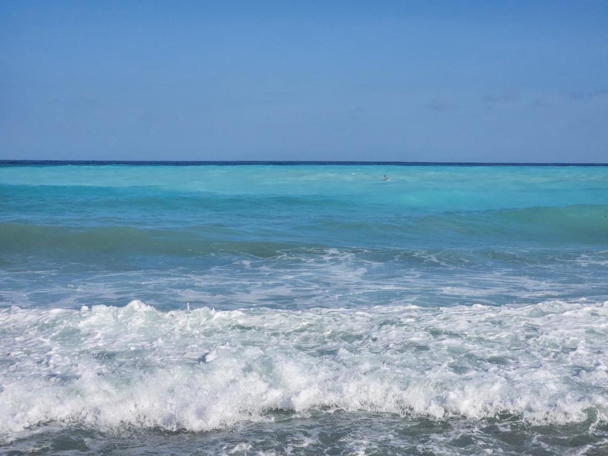 Beachfront Apartment, Quiet 4 Beds, 1 Bath, Ac, Wi-Fi, Hot Water, In Paraiso Near Los Patos Exterior foto